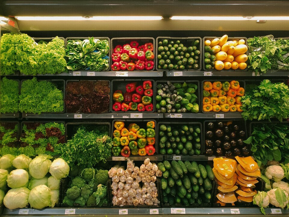 vegetables-market-shelf